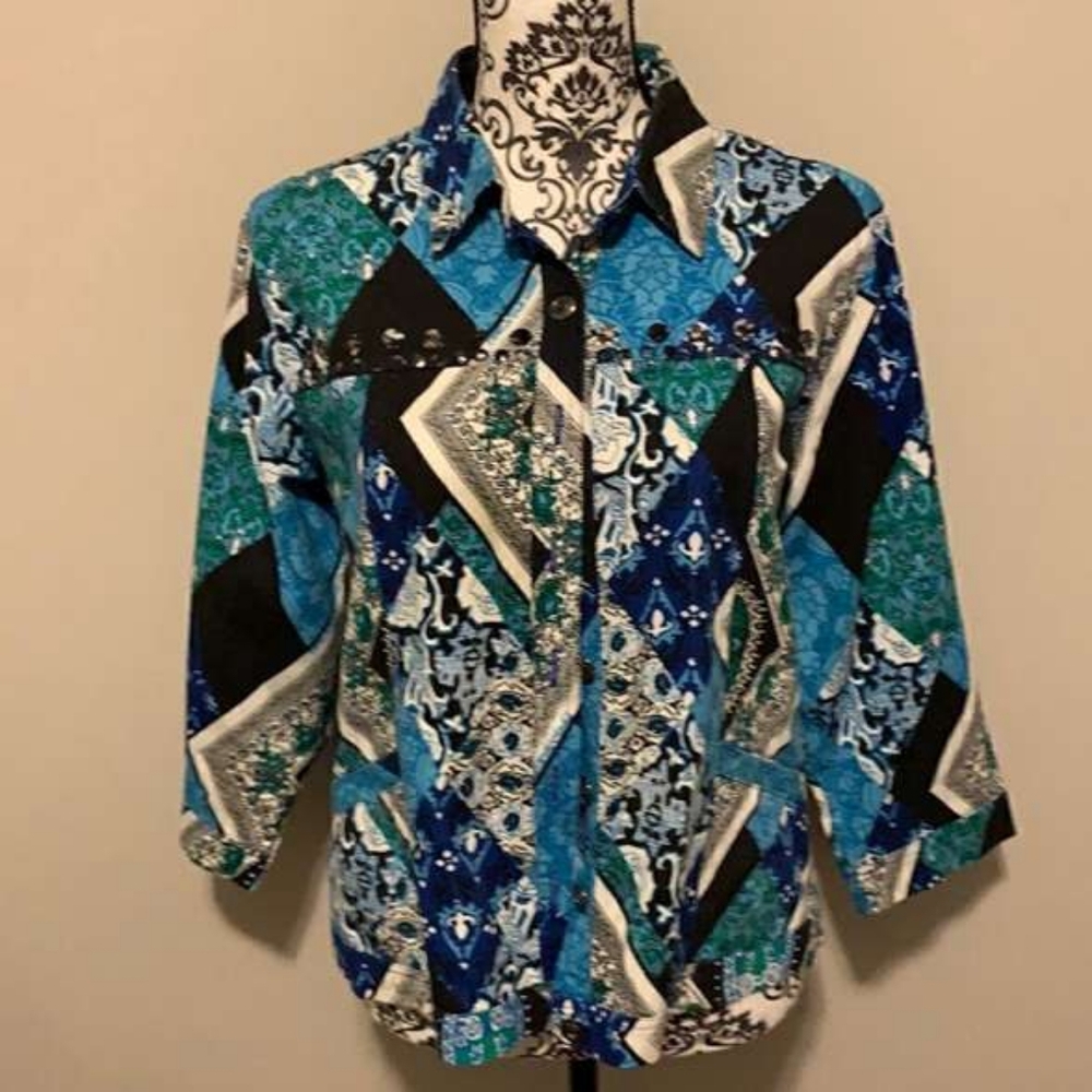 Woman’sLongSleeveButtonDownSizeM